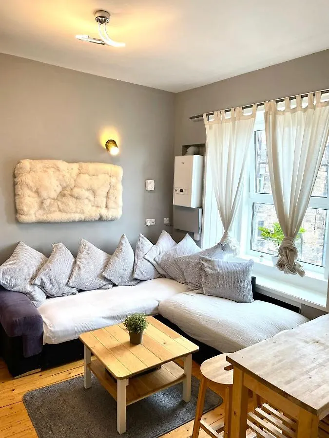 Lothian Road - Castle View Apartment Edinburgh