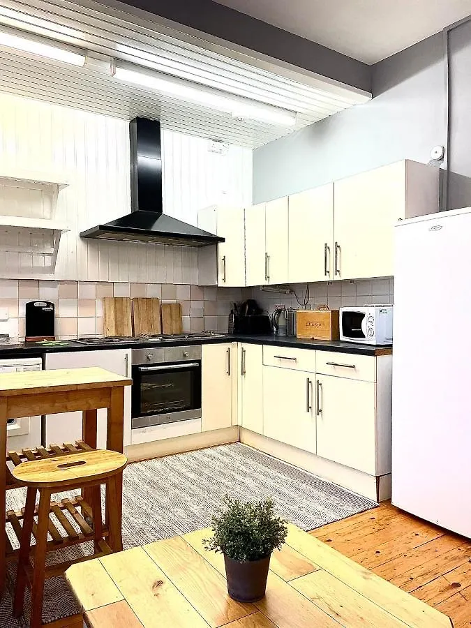 Lothian Road - Castle View Apartment Edinburgh
